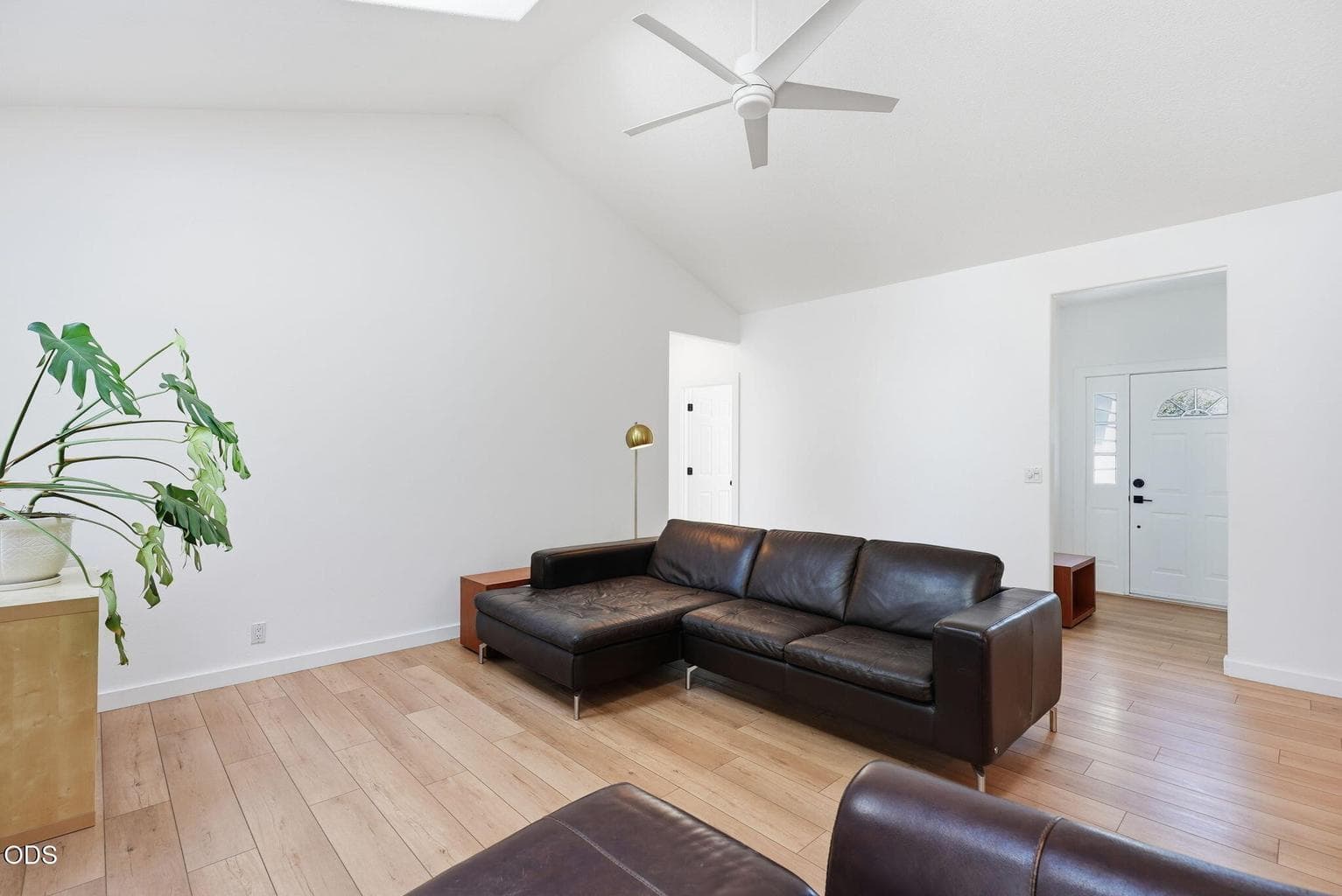 Photo of 947 SE Sunwood Court 9 of 34