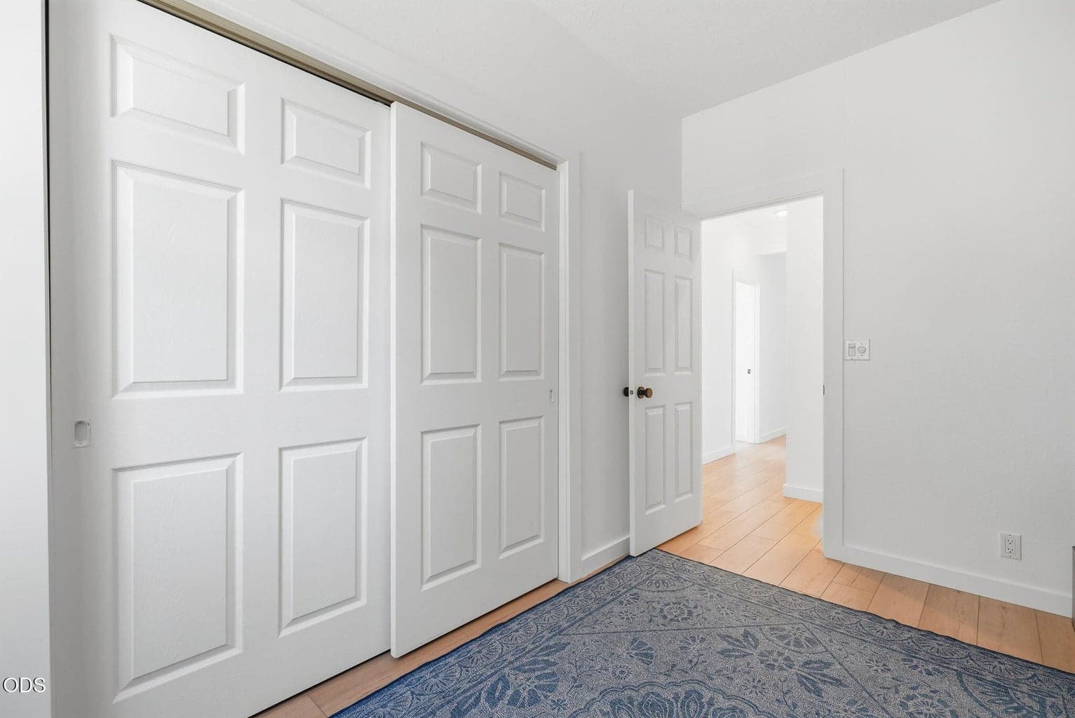 Photo of 947 SE Sunwood Court 23 of 34