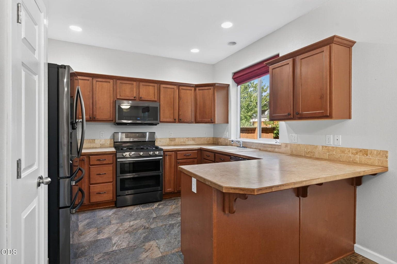 Photo of 3022 NE Quiet Canyon Drive 16 of 60
