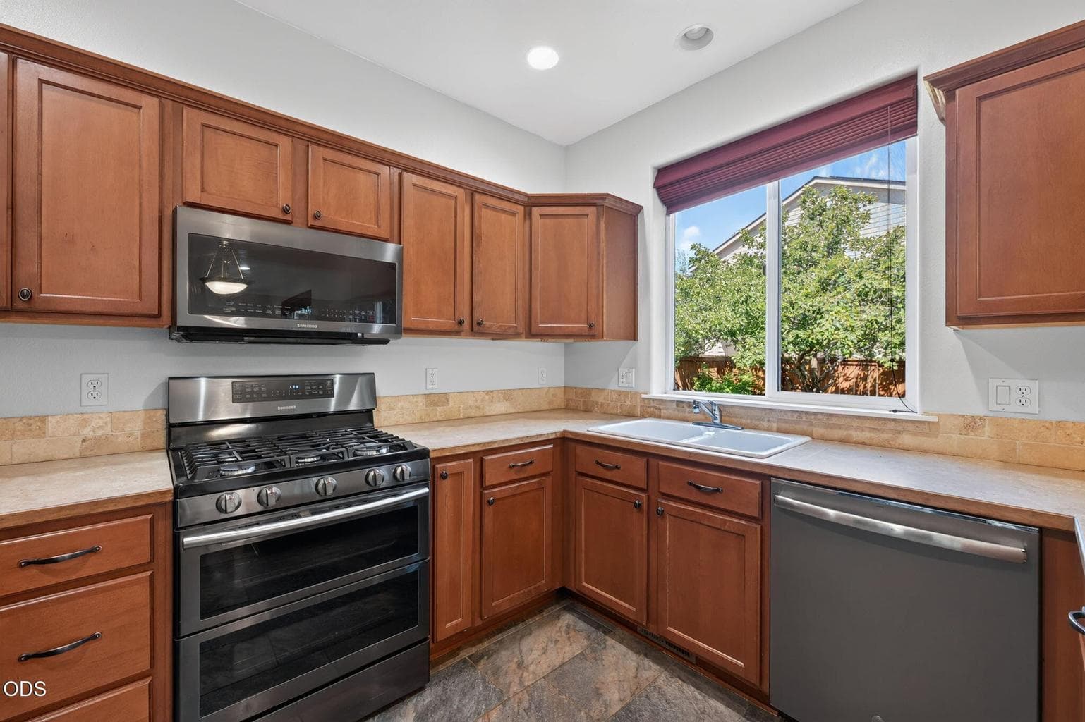 Photo of 3022 NE Quiet Canyon Drive 18 of 60