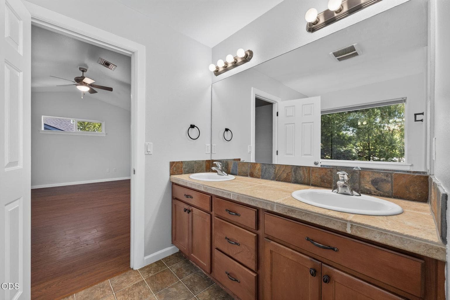 Photo of 3022 NE Quiet Canyon Drive 25 of 60