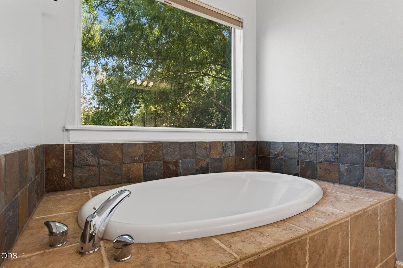 Photo of 3022 NE Quiet Canyon Drive 28 of 60