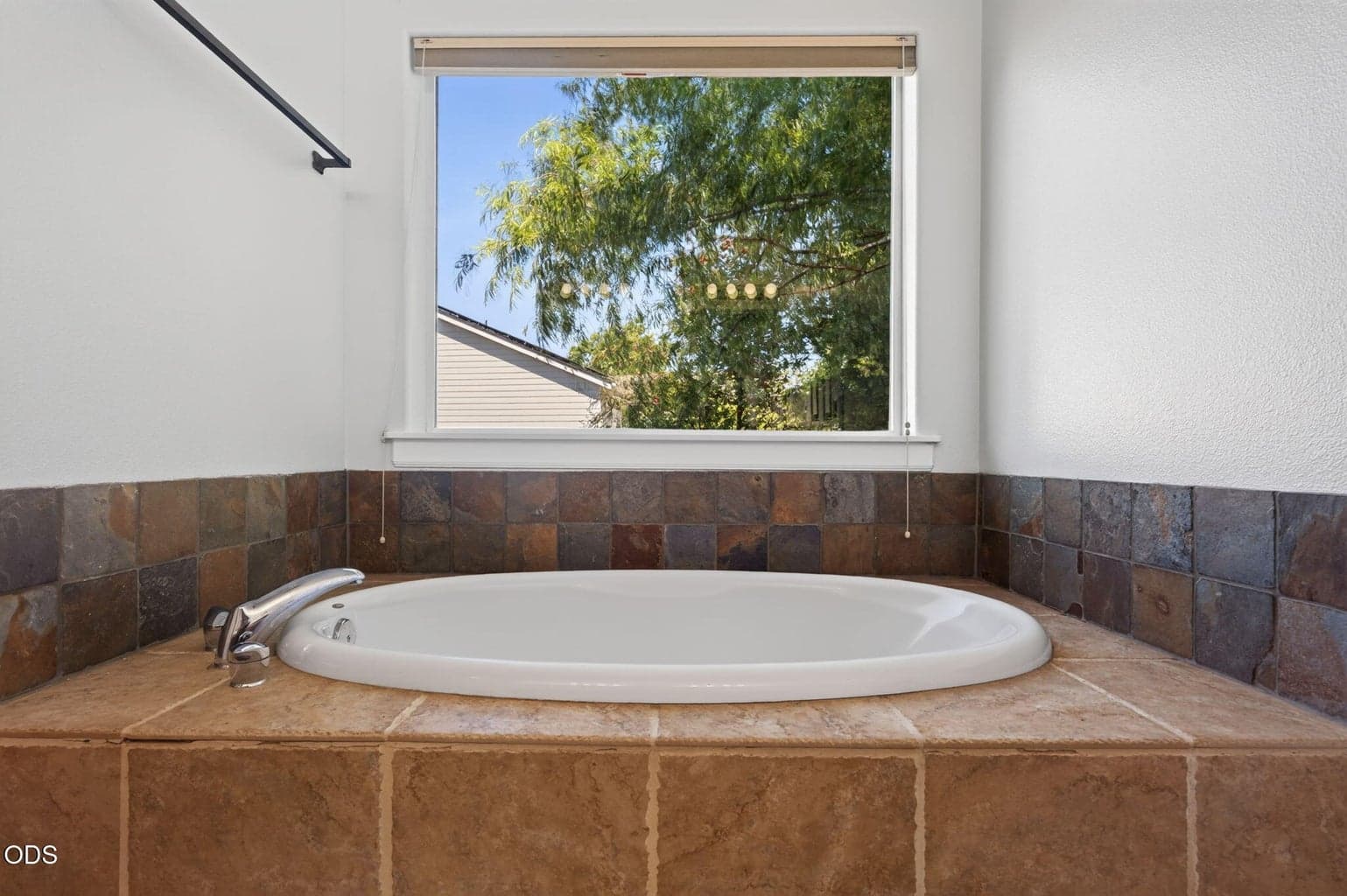 Photo of 3022 NE Quiet Canyon Drive 29 of 60