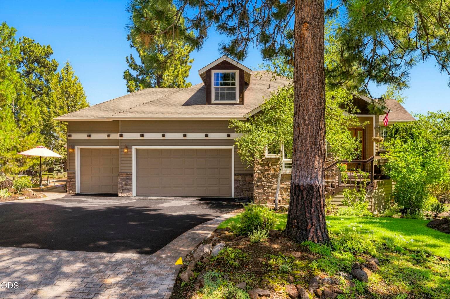 Photo of 1158 Redfield Circle 3 of 66