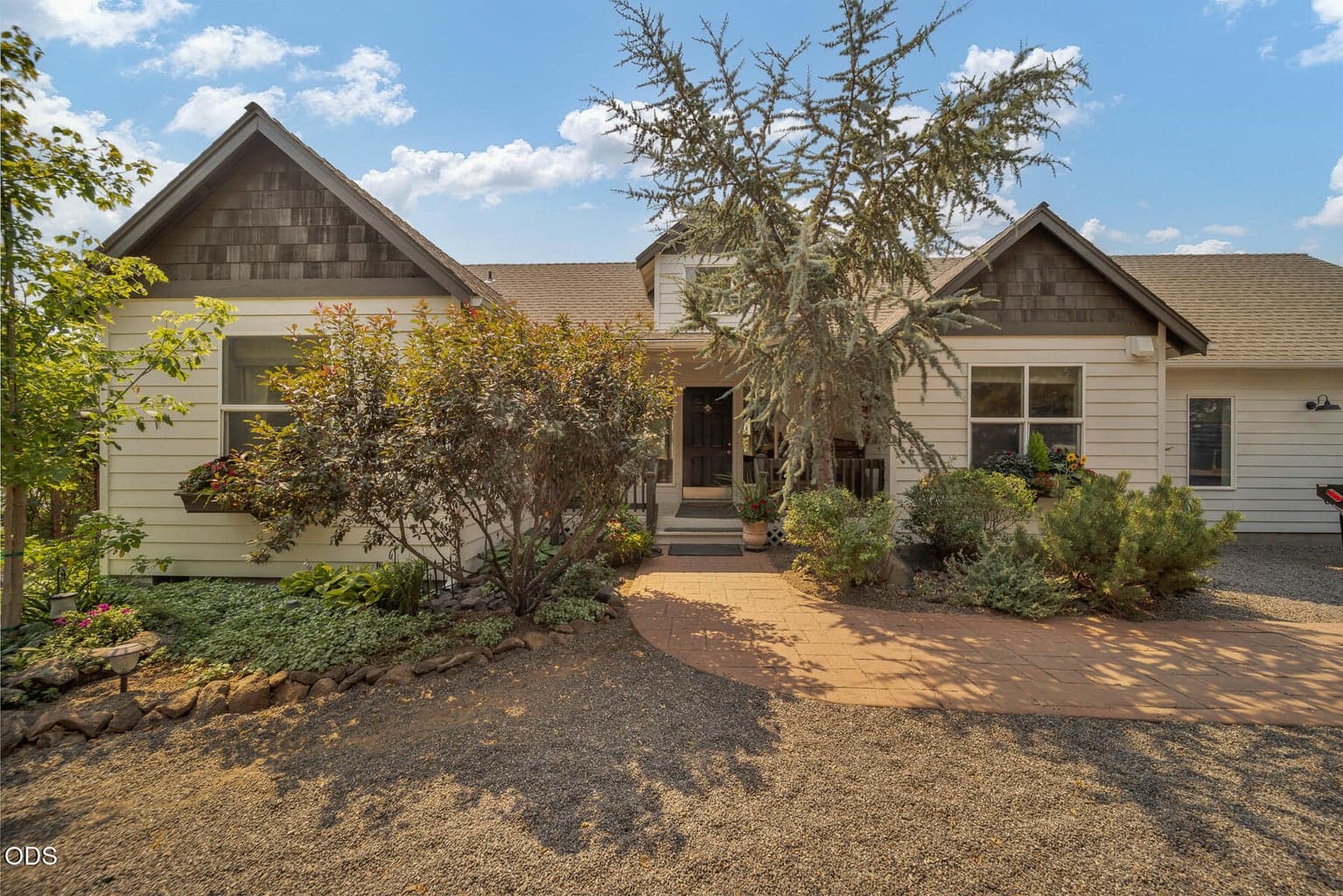 Photo of 998 Brown Drive 3 of 38