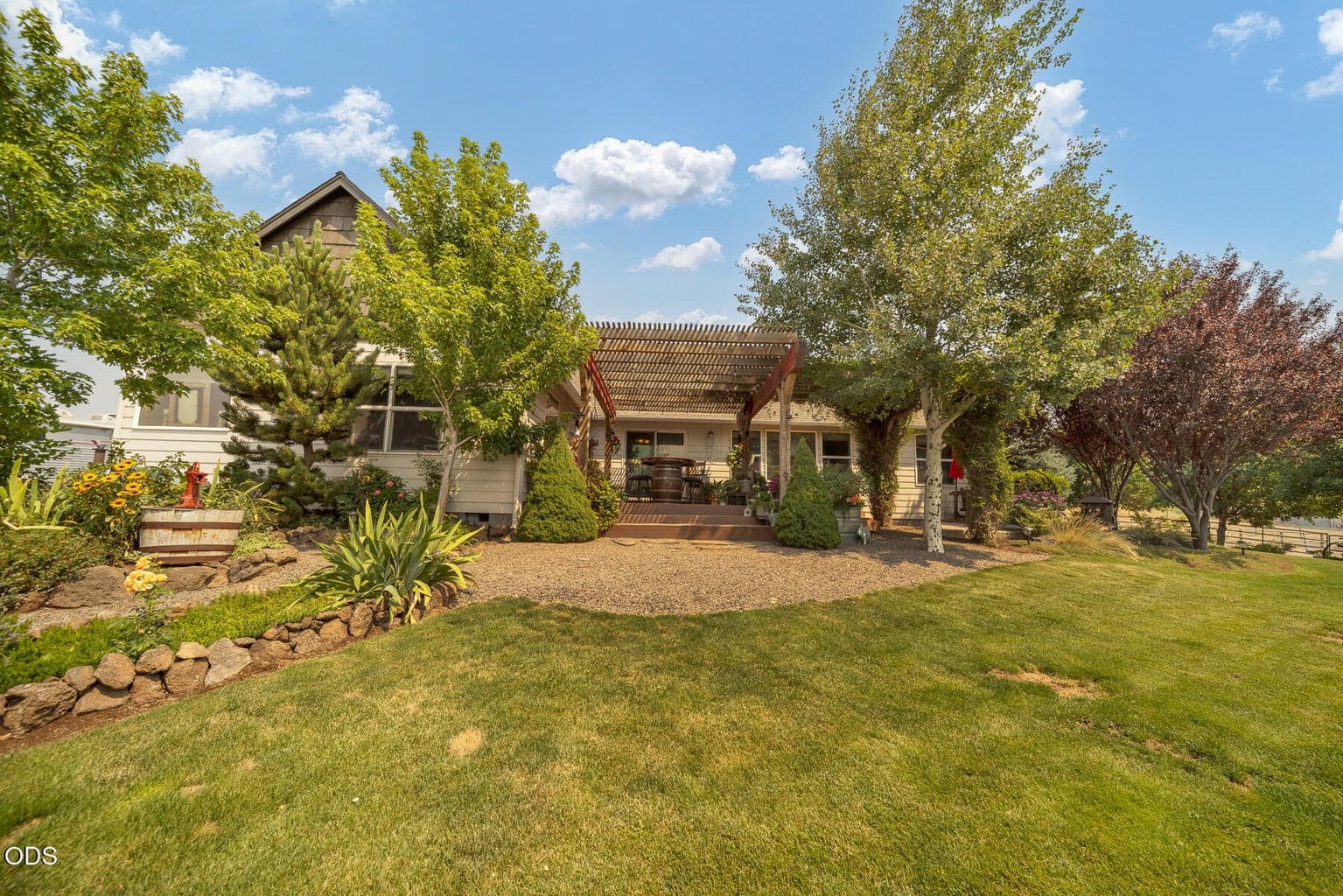 Photo of 998 Brown Drive 5 of 38