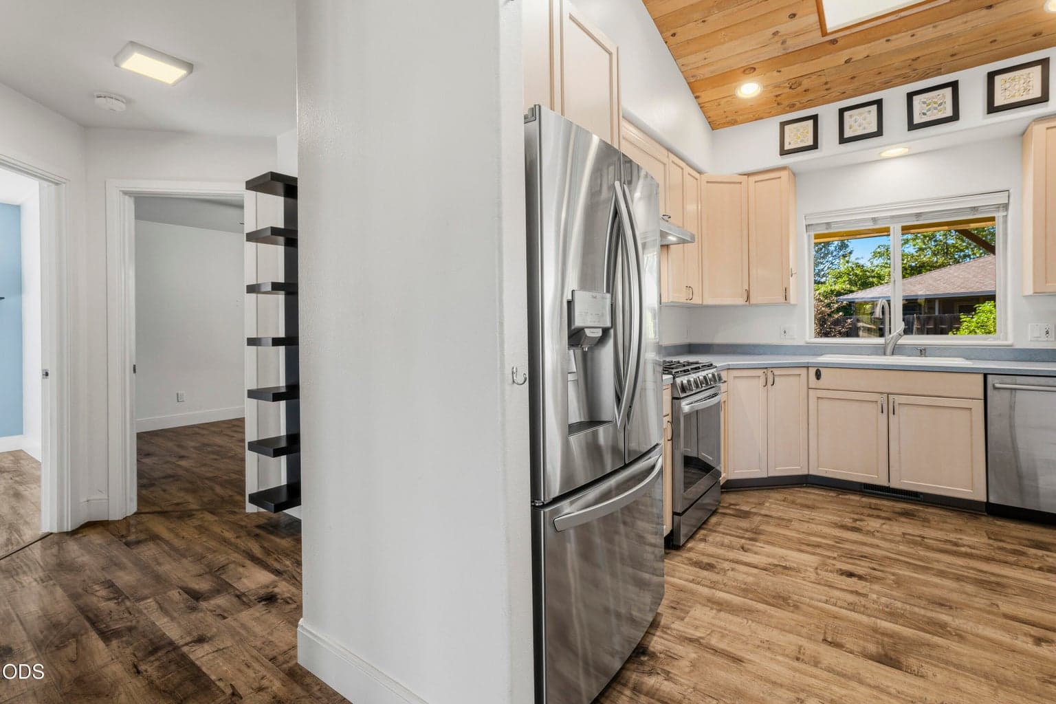 Photo of 649 NW 21st Court 36 of 53