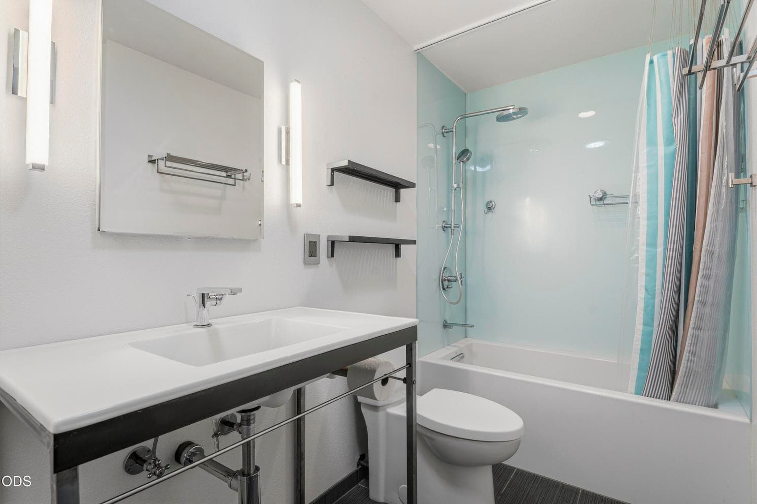 Photo of 649 NW 21st Court 43 of 53