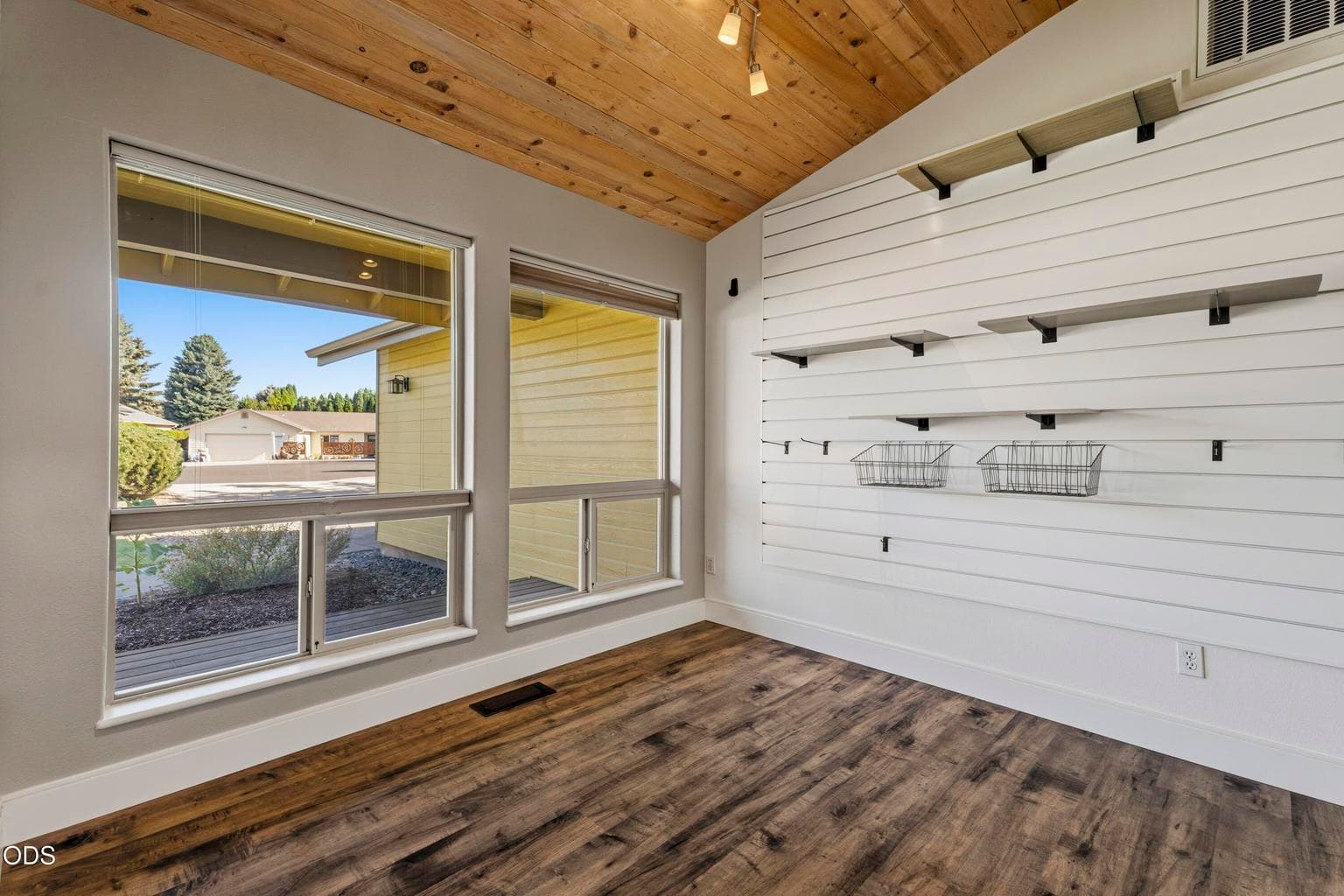 Photo of 649 NW 21st Court 30 of 53