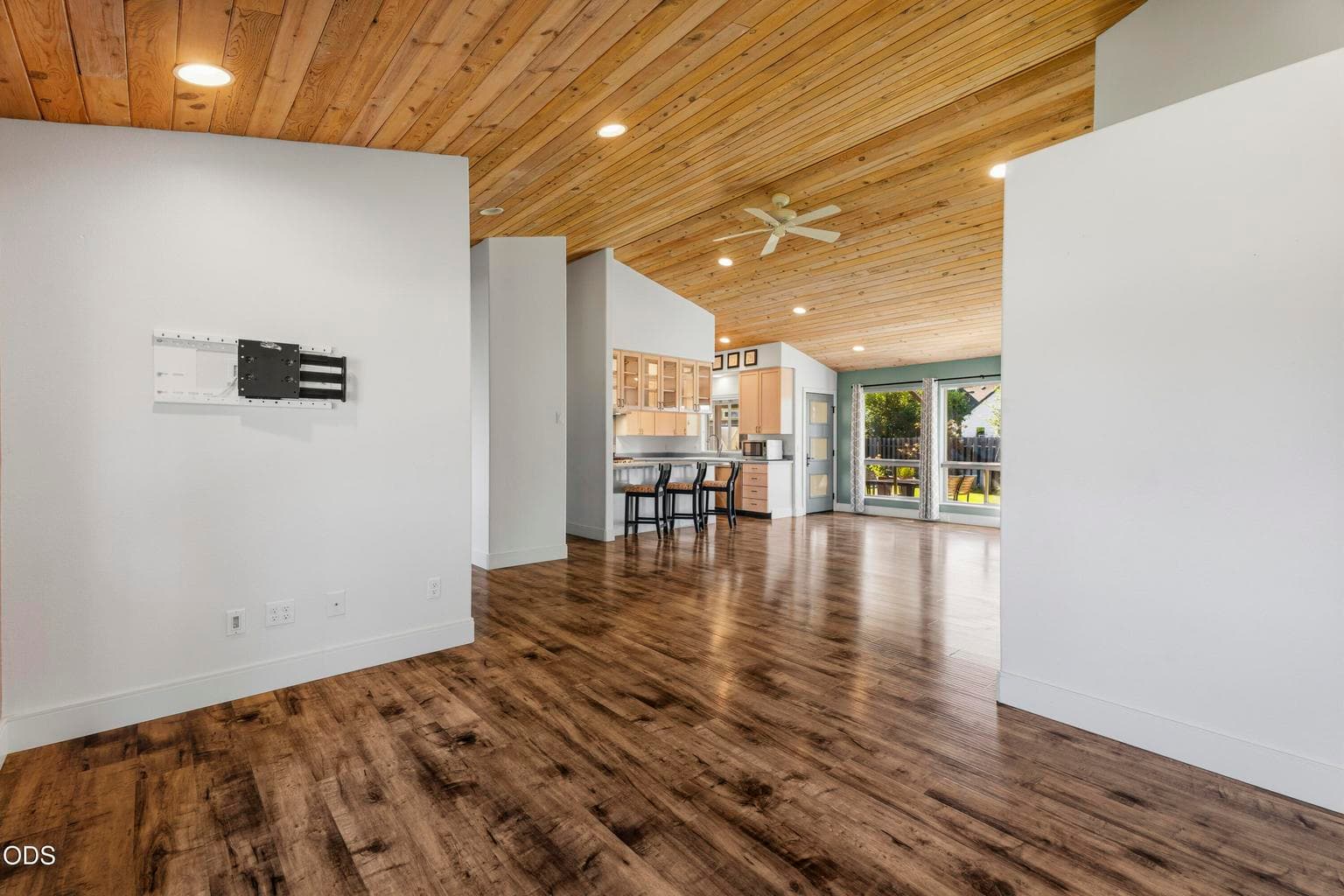 Photo of 649 NW 21st Court 27 of 53