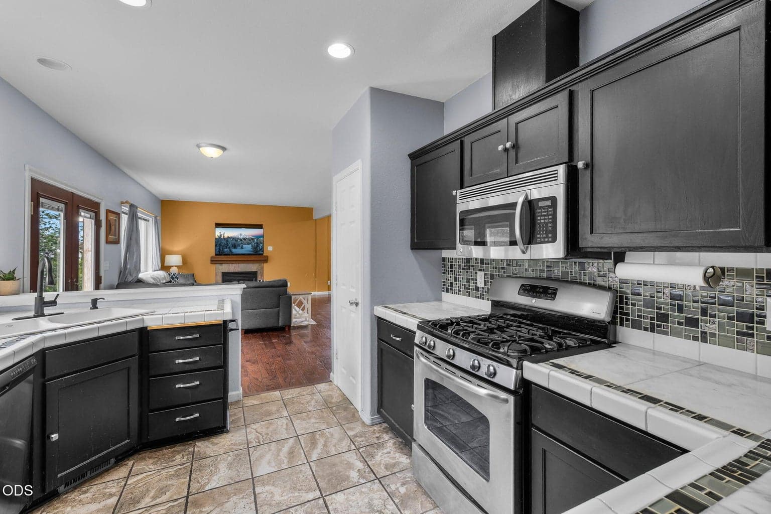 Photo of 2007 SW 37th Street 14 of 37