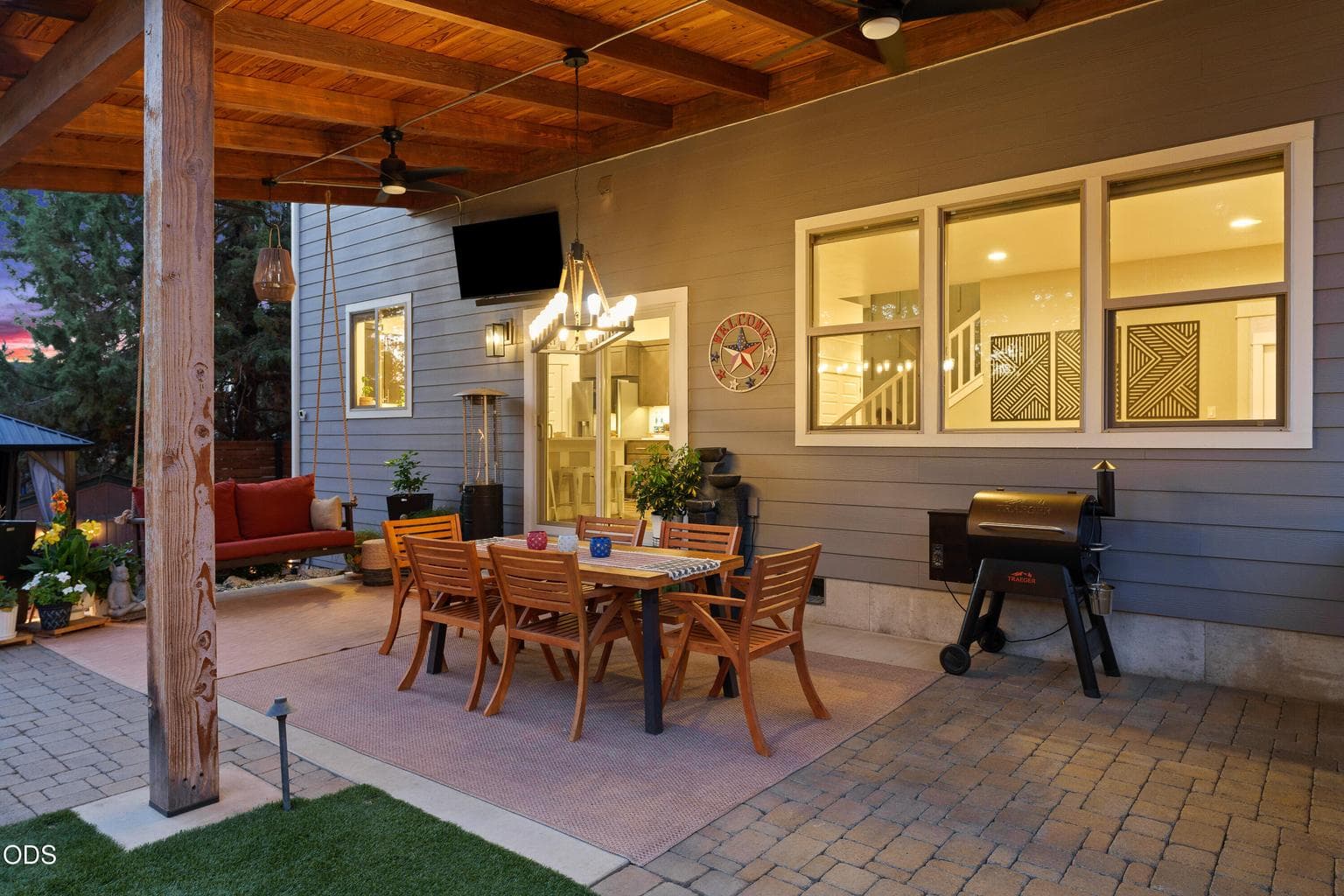 Photo of 2409 NE Robinson Street 23 of 71
