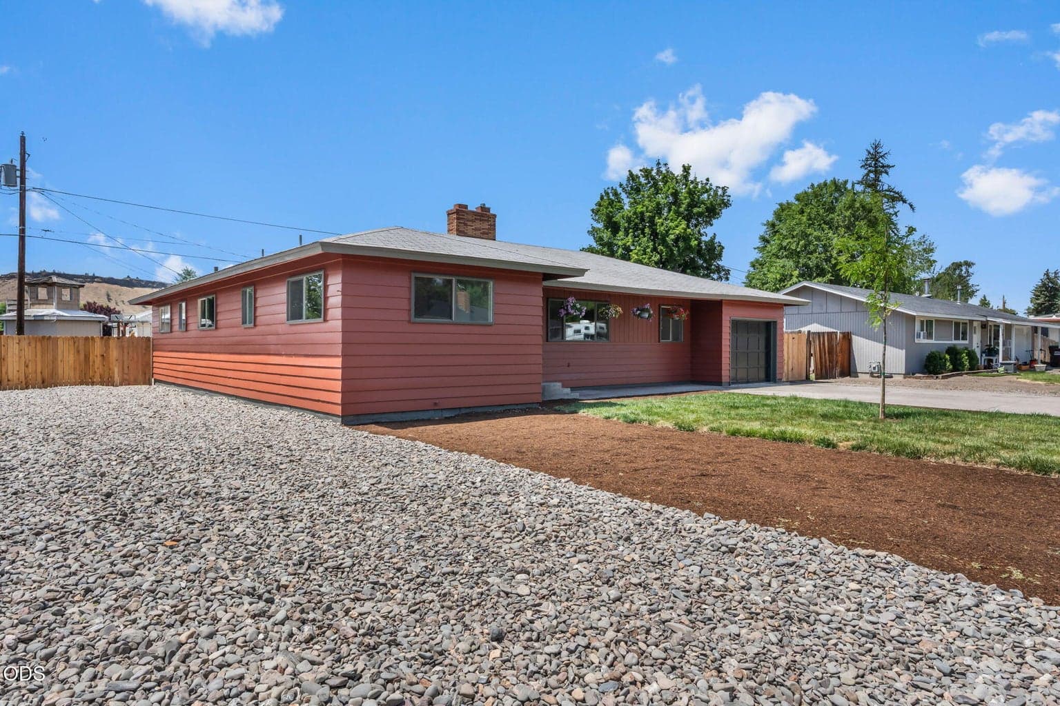 Photo of 285 Claypool Street 2 of 24
