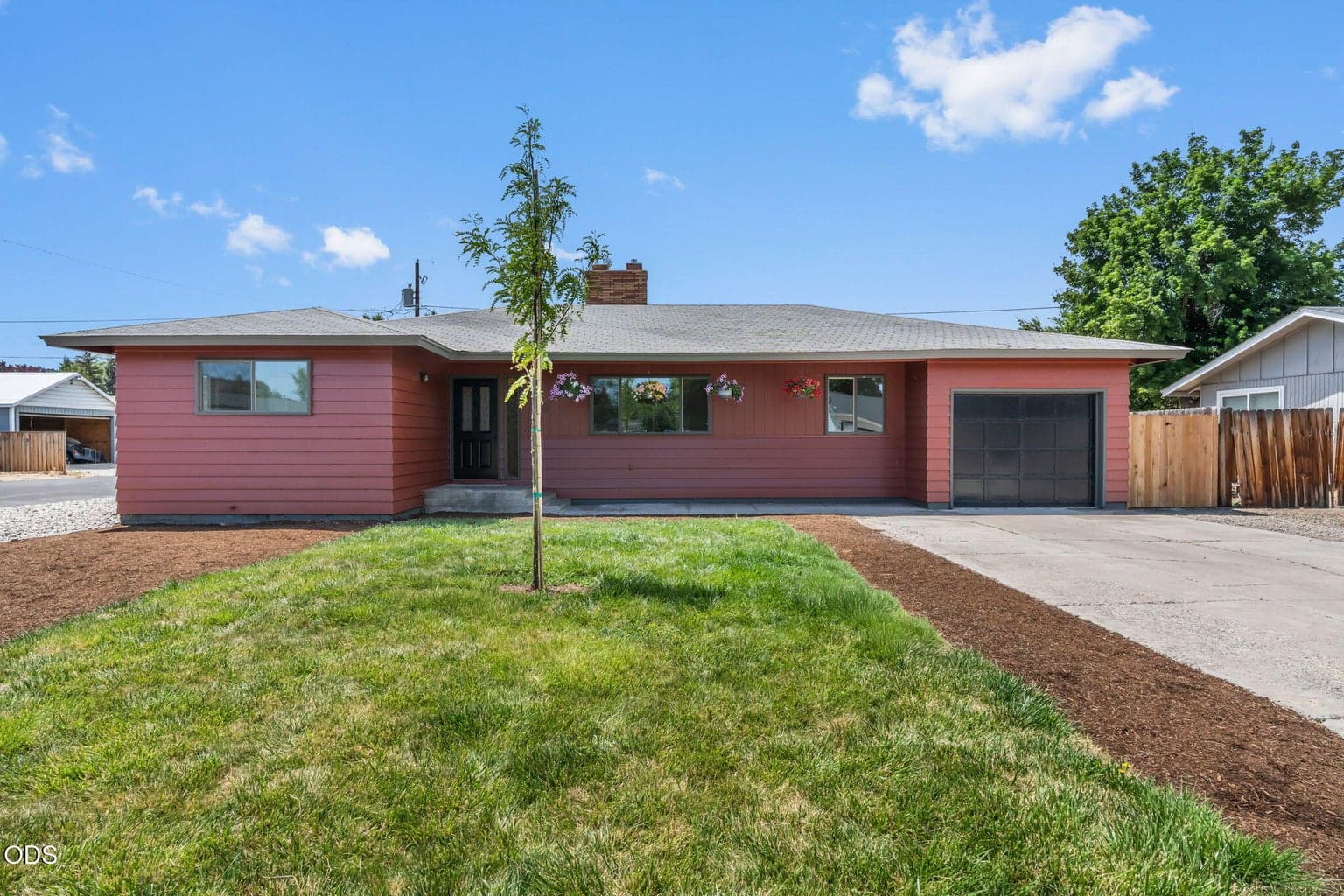 Photo of 285 Claypool Street 1 of 24
