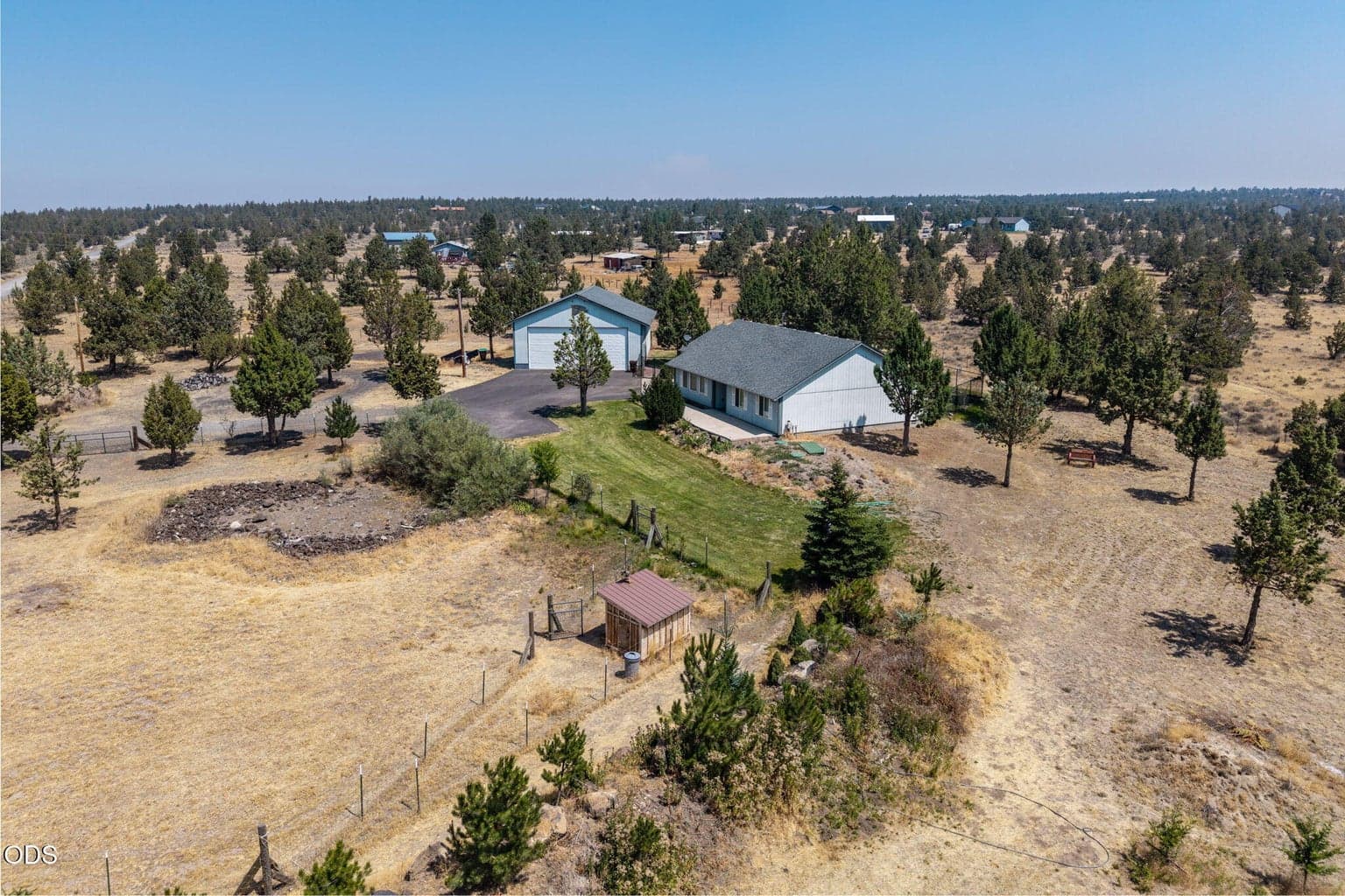 Photo of 7502 Bluebird Lane 3 of 36