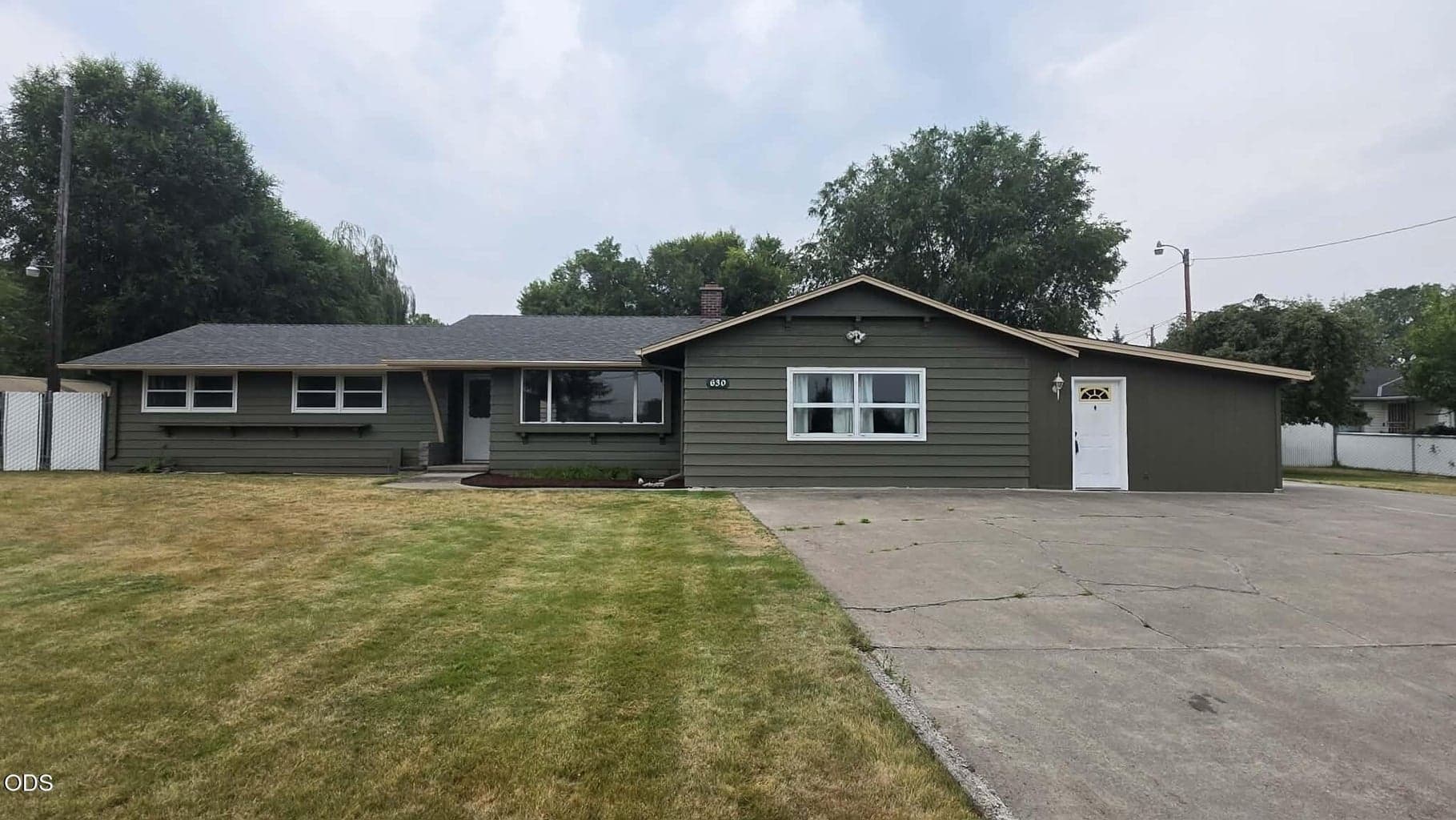 Photo of 630 Loper Avenue 1 of 27