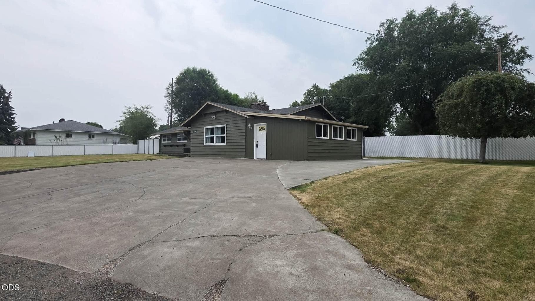 Photo of 630 Loper Avenue 3 of 27