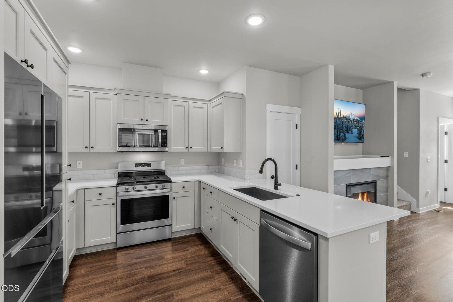 Quartz counter tops, under mount sink