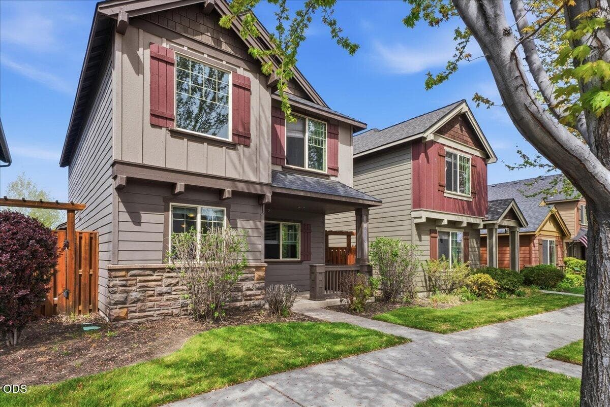 Photo of 437 27th Street 3 of 50