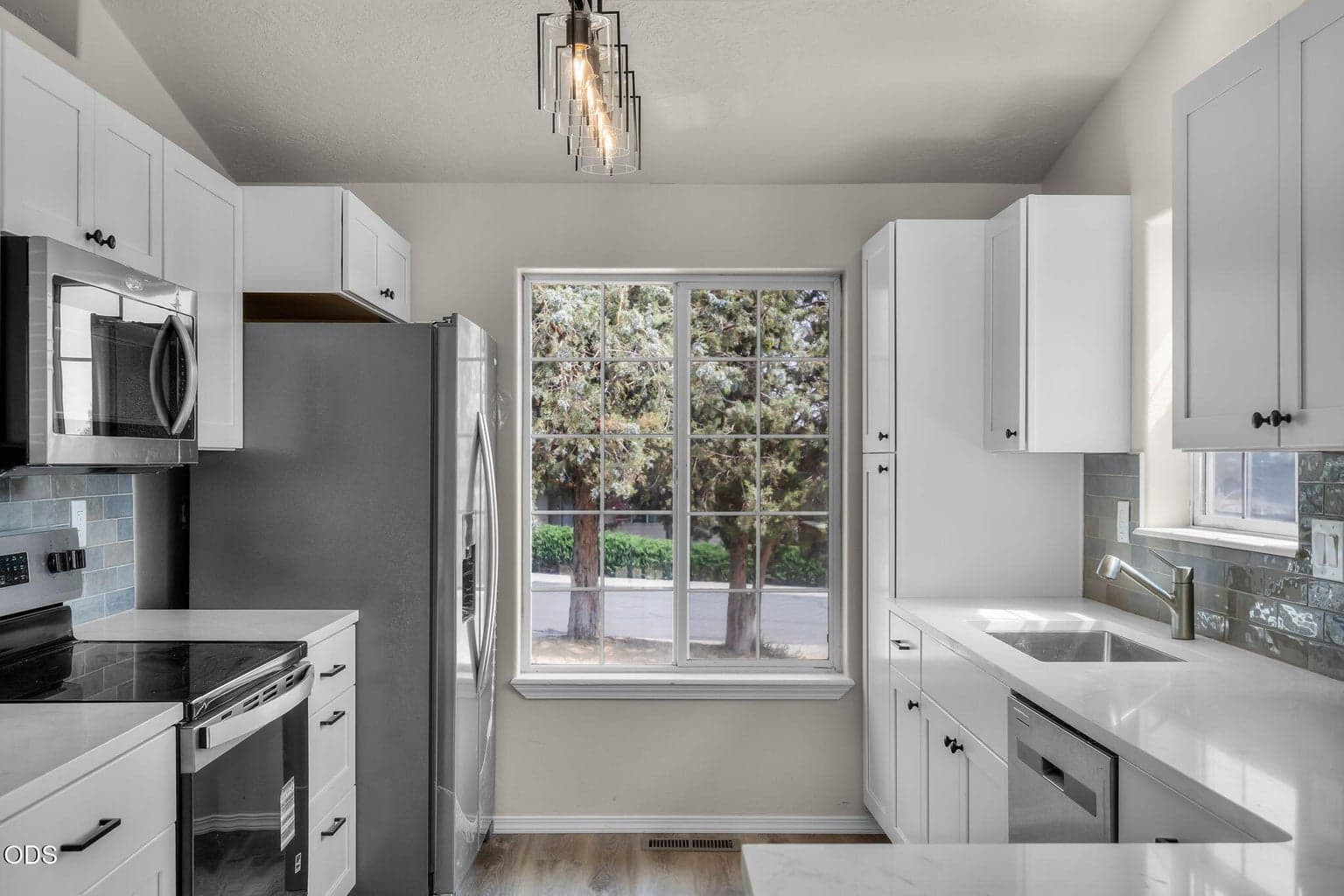 Photo of 629 SW Deer Ridge Court 10 of 33