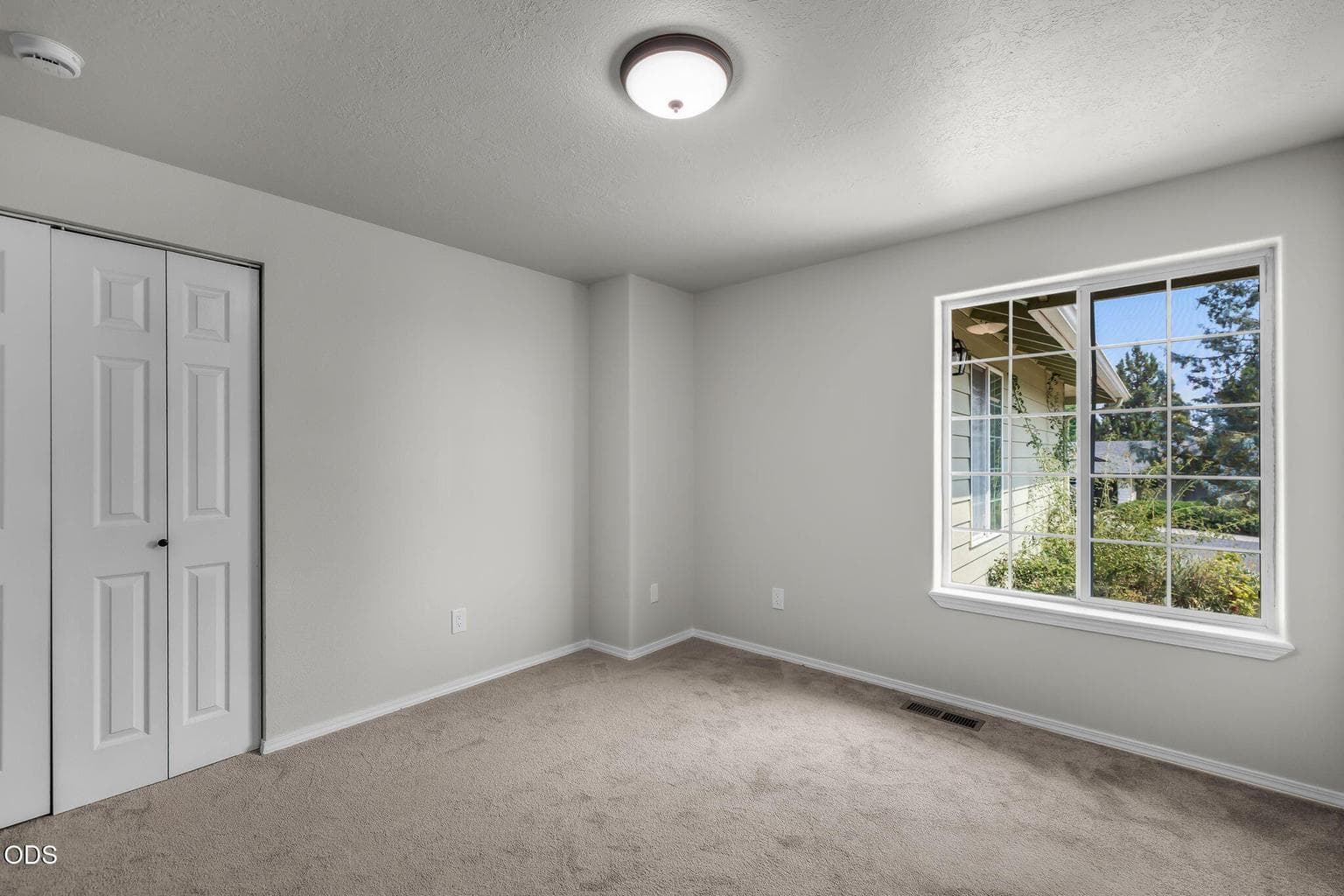 Photo of 629 SW Deer Ridge Court 15 of 33