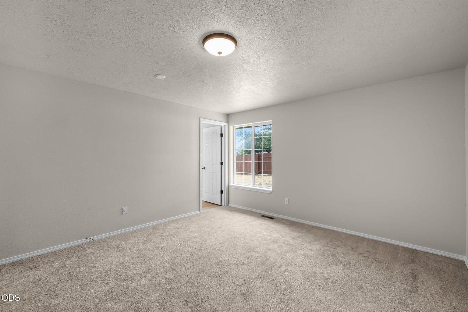 Photo of 629 SW Deer Ridge Court 19 of 33