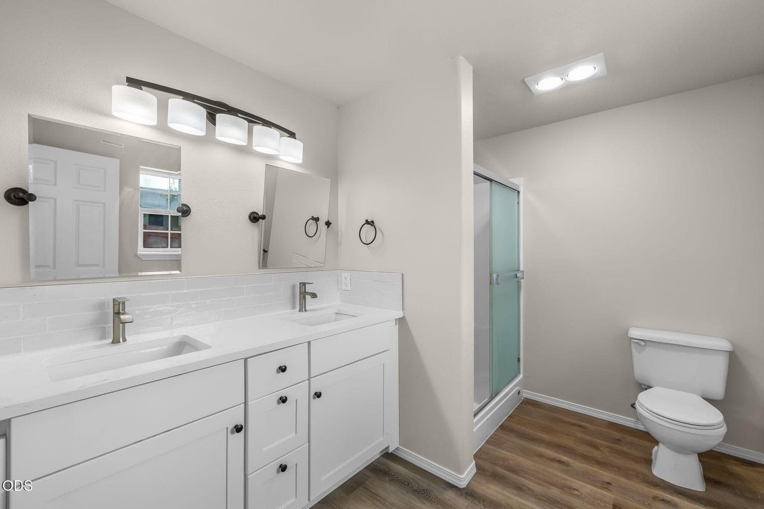 Photo of 629 SW Deer Ridge Court 21 of 33