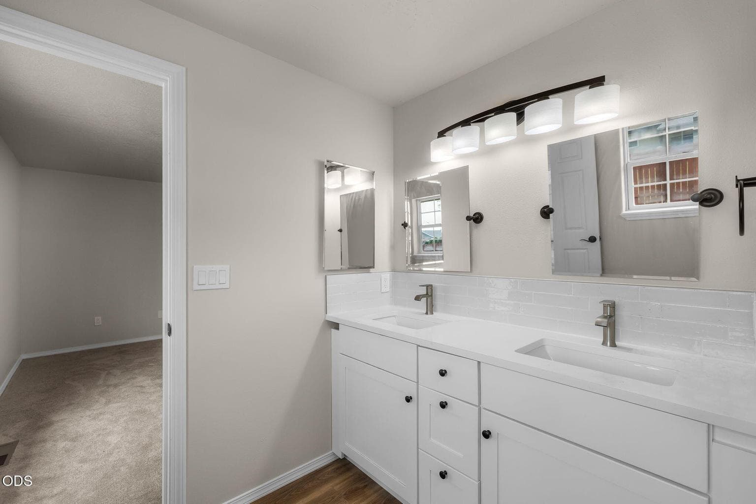 Photo of 629 SW Deer Ridge Court 22 of 33