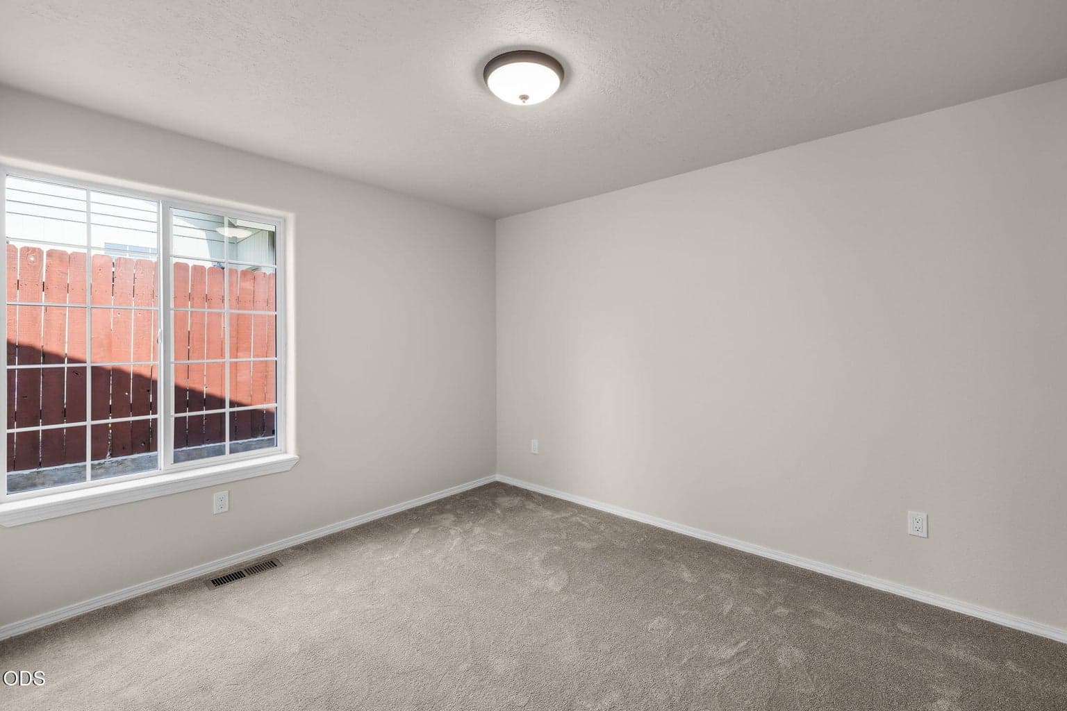 Photo of 629 SW Deer Ridge Court 23 of 33