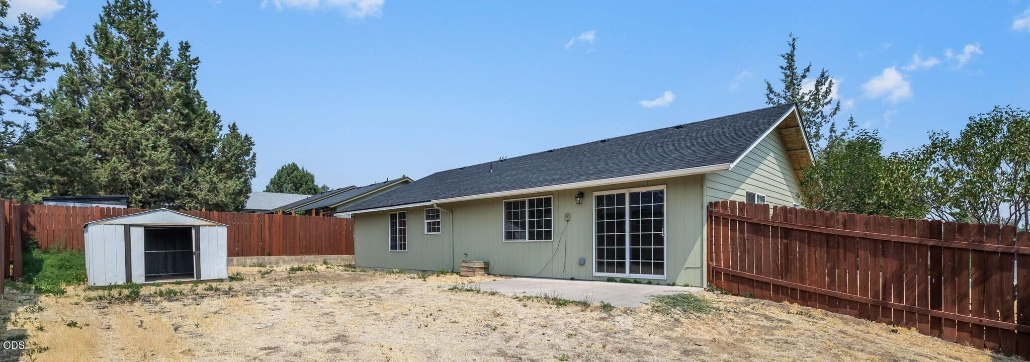 Photo of 629 SW Deer Ridge Court 28 of 33