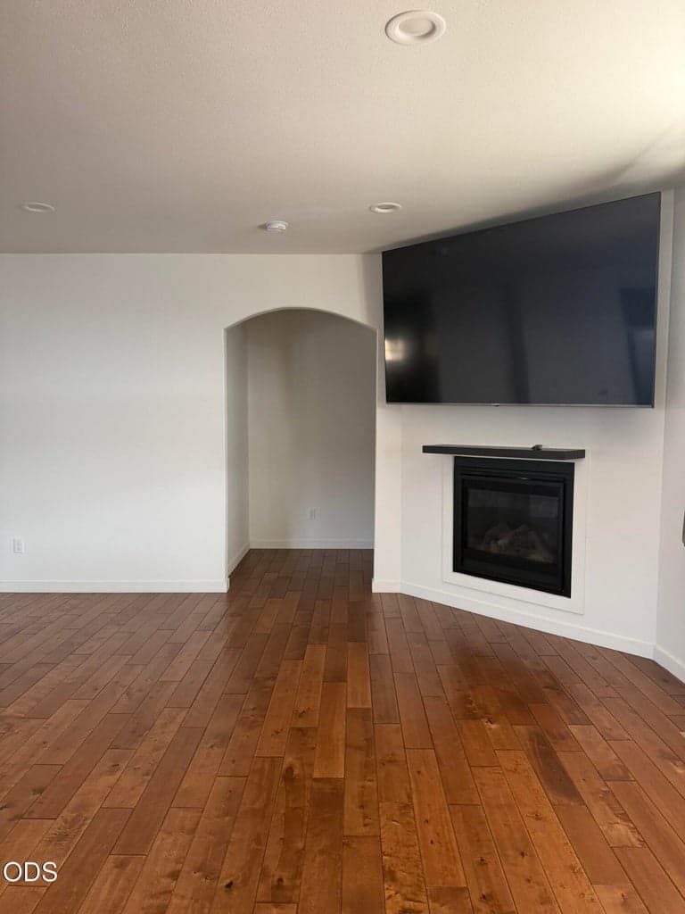 Photo of 976 SE Maui Lane 10 of 32