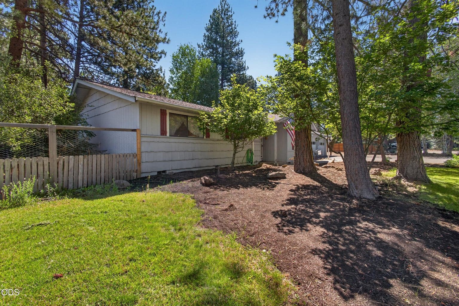 Photo of 60822 Onyx Street 3 of 36