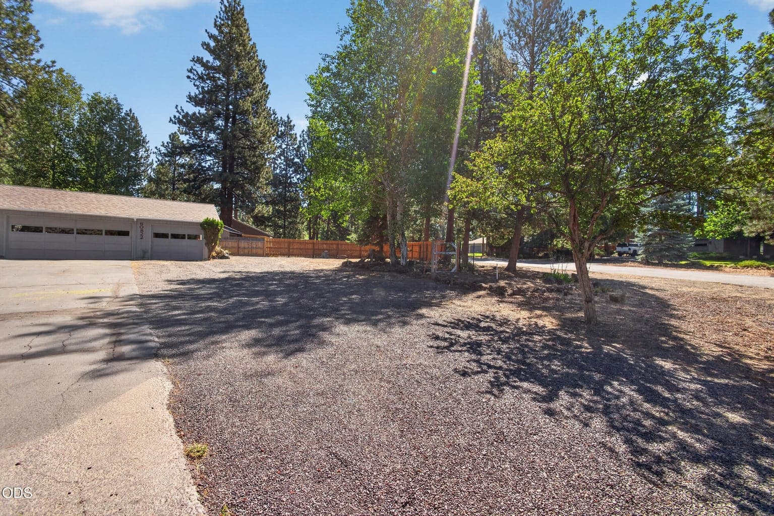 Ample parking in driveway and next to it