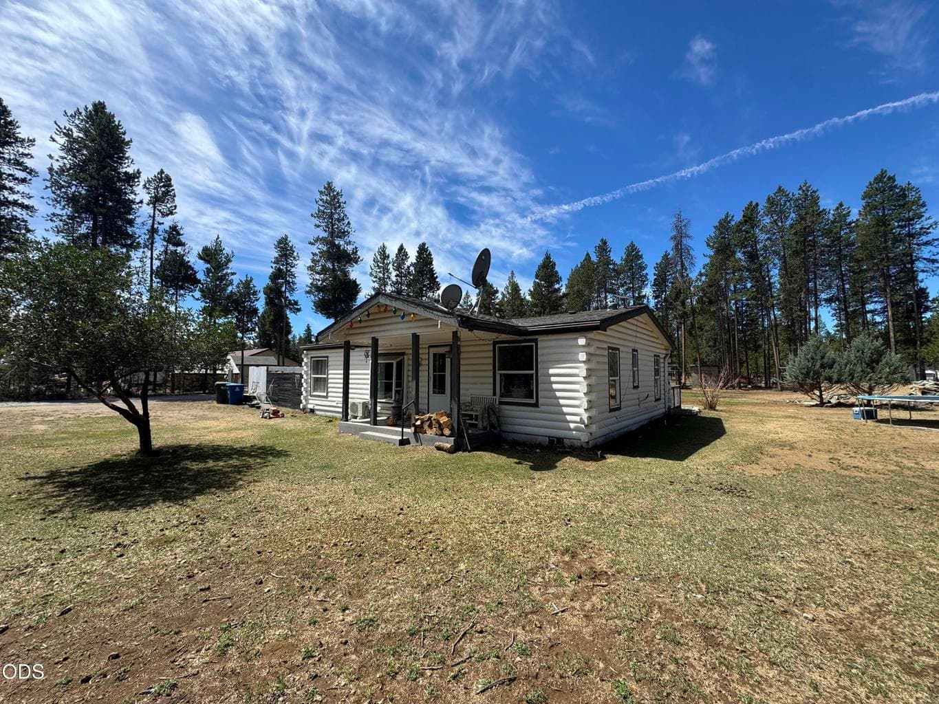 Photo of 54655 Husky Lane 1 of 39