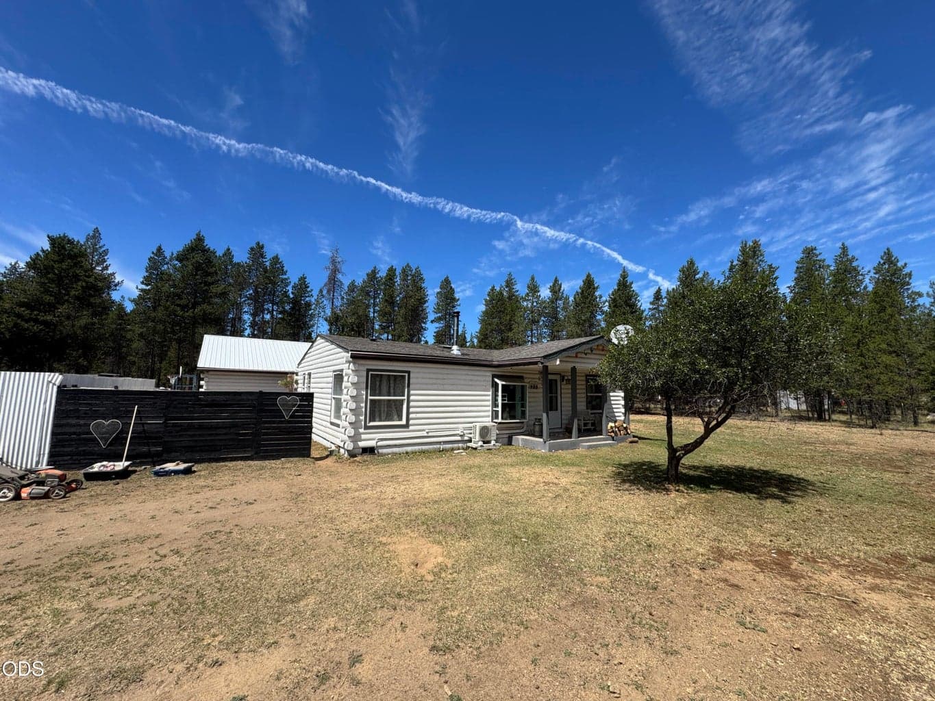 Photo of 54655 Husky Lane 2 of 39