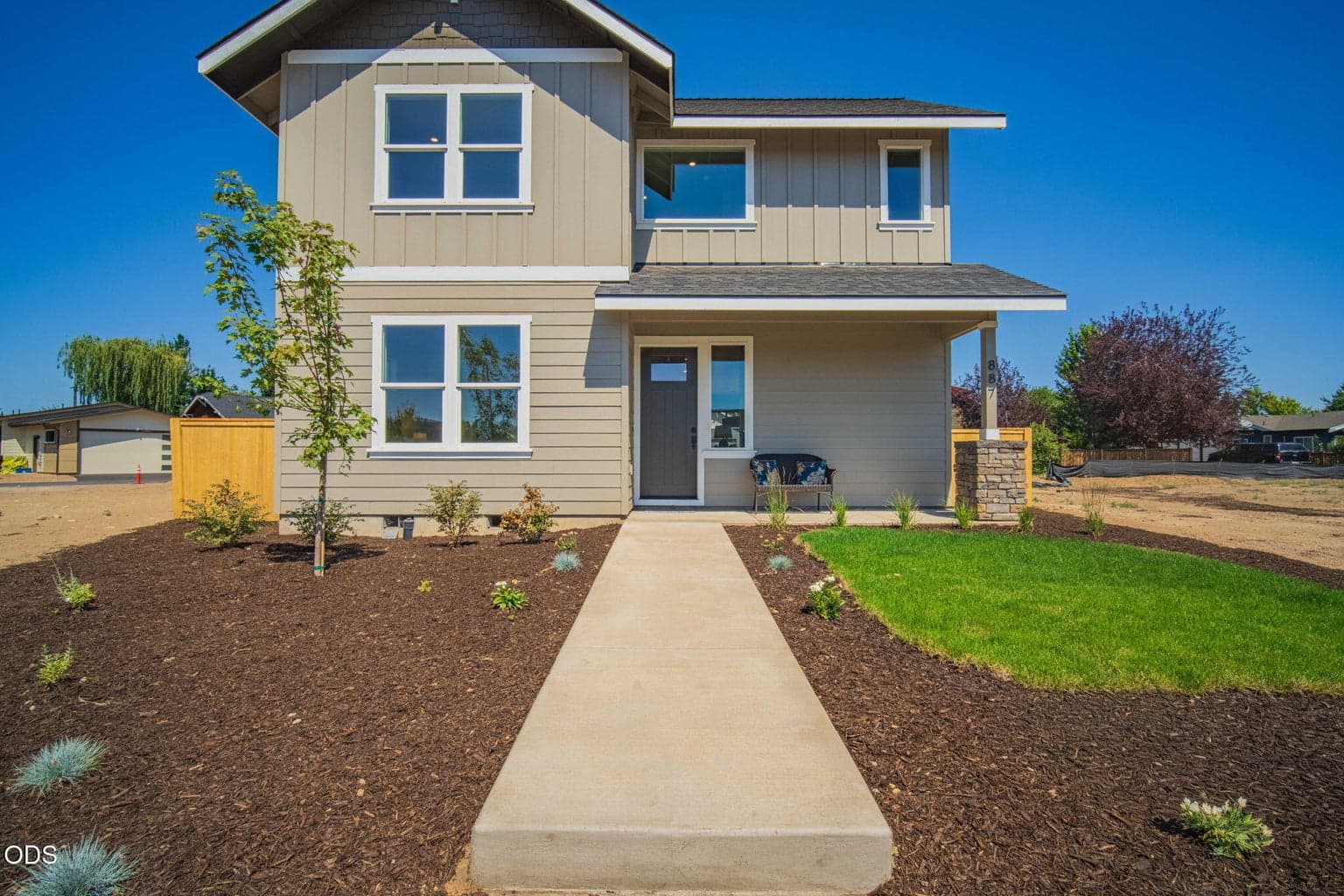 Photo of 887 NW 18th Court 6 of 69