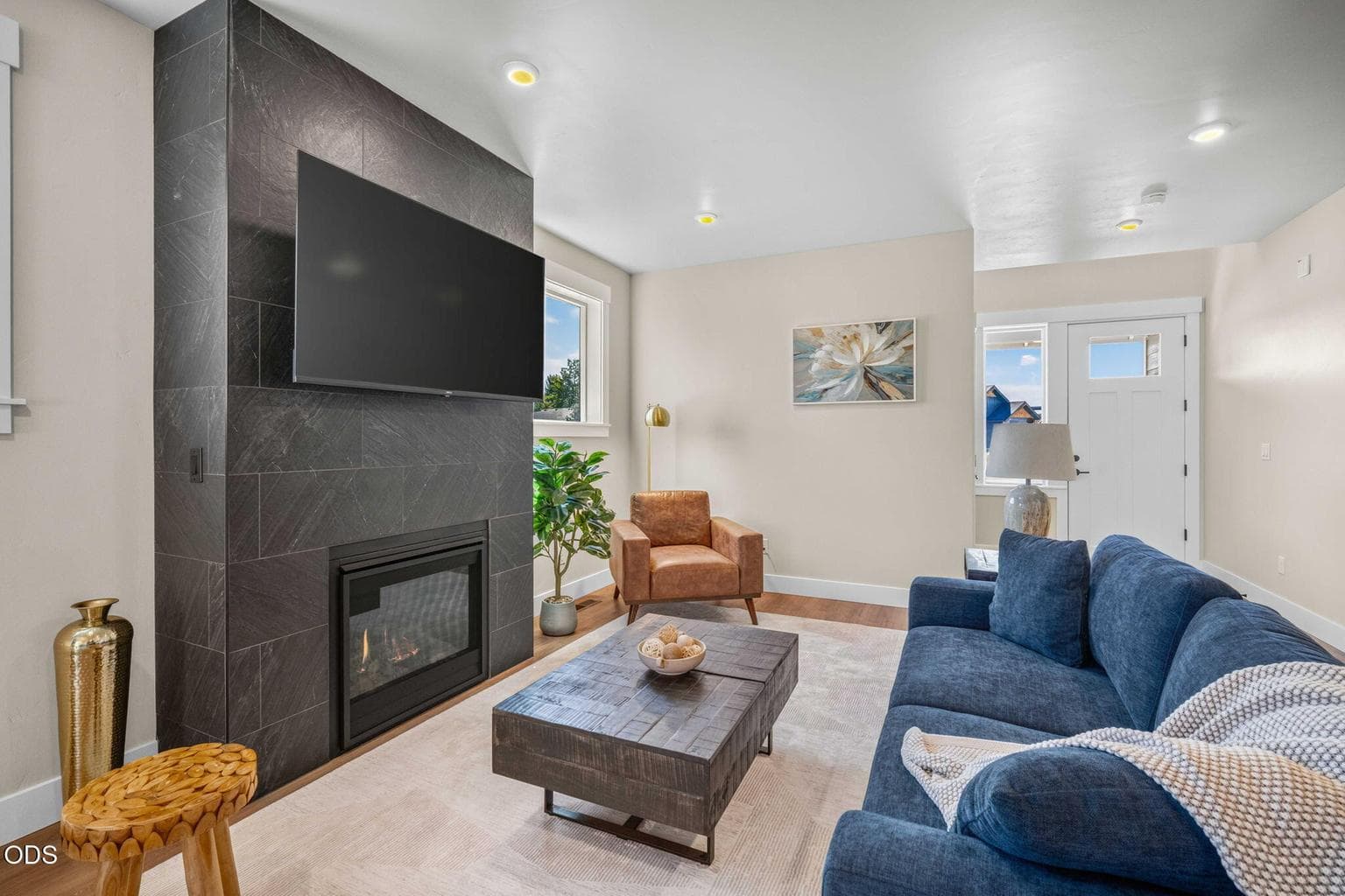 Photo of 887 NW 18th Court 14 of 69