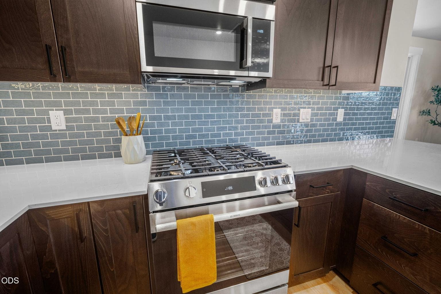 Photo of 887 NW 18th Court 25 of 69