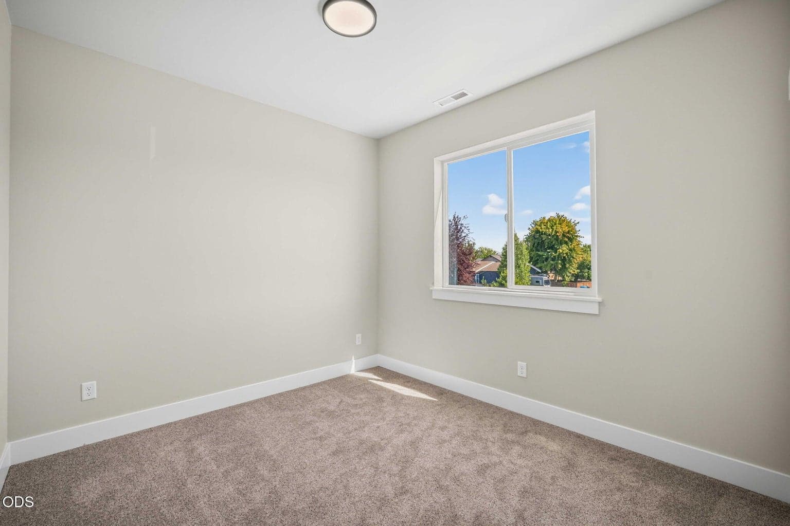 Photo of 887 NW 18th Court 44 of 69