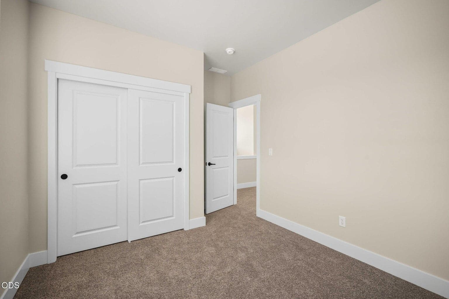 Photo of 887 NW 18th Court 45 of 69