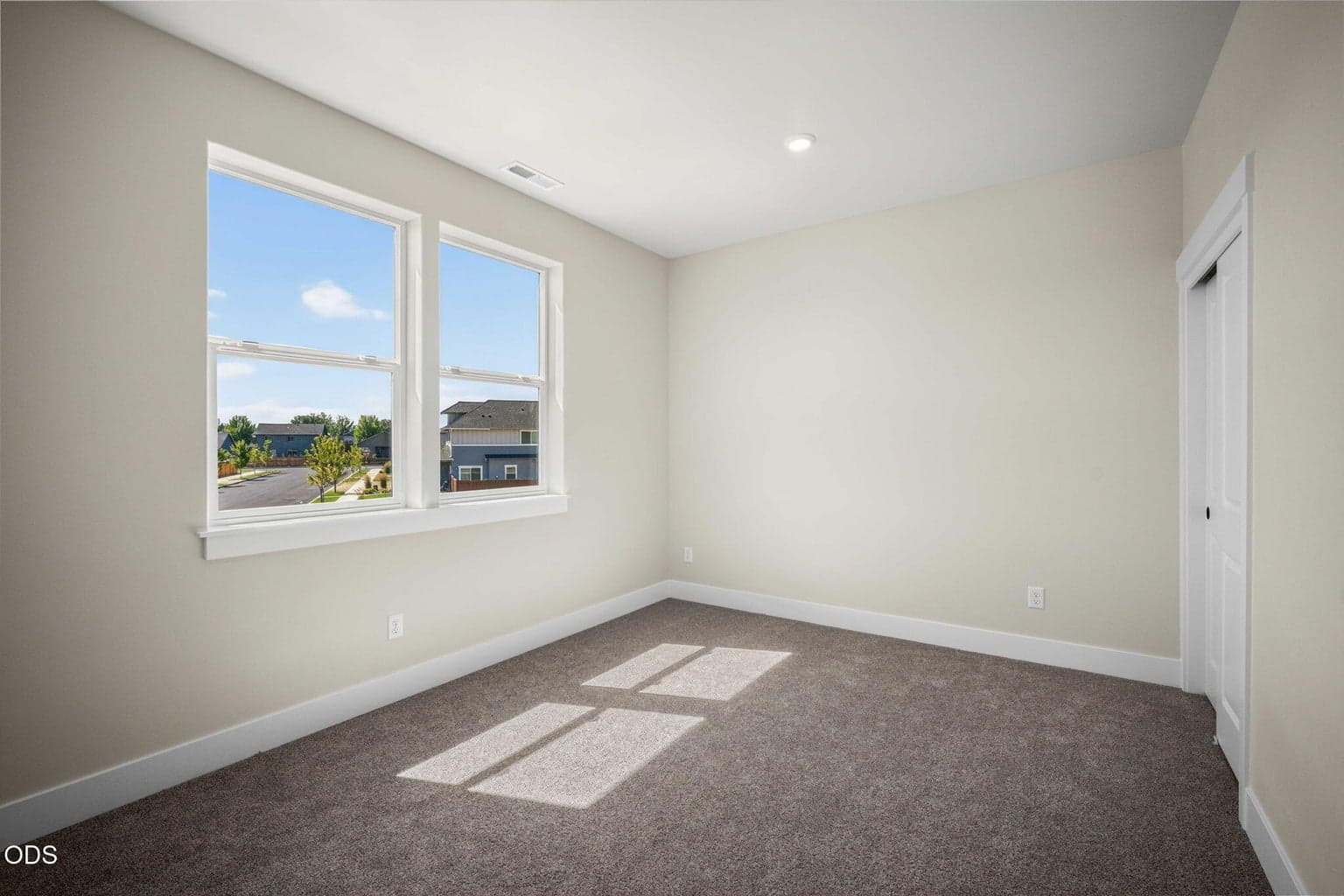 Photo of 887 NW 18th Court 46 of 69
