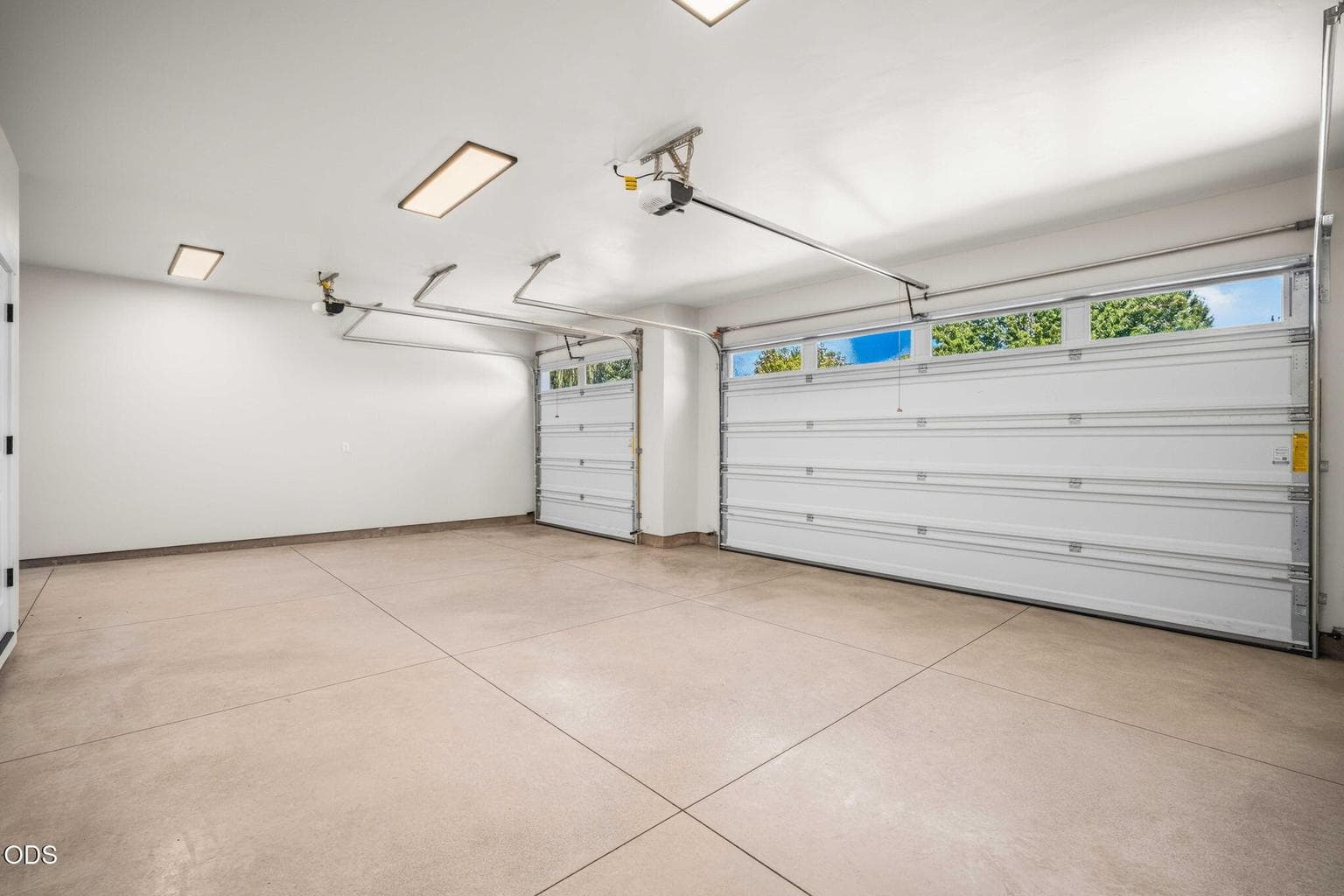 Photo of 887 NW 18th Court 54 of 69