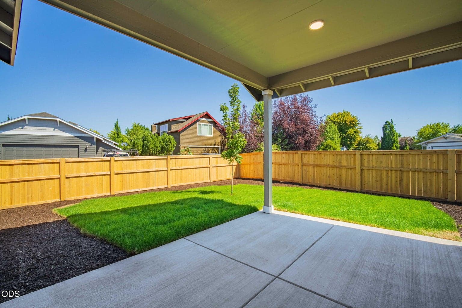 Photo of 887 NW 18th Court 56 of 69