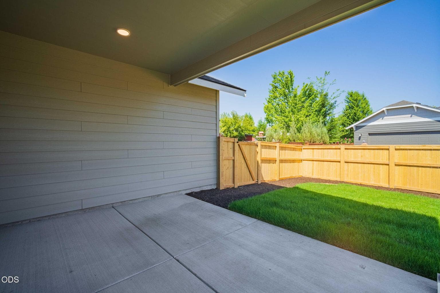 Photo of 887 NW 18th Court 57 of 69