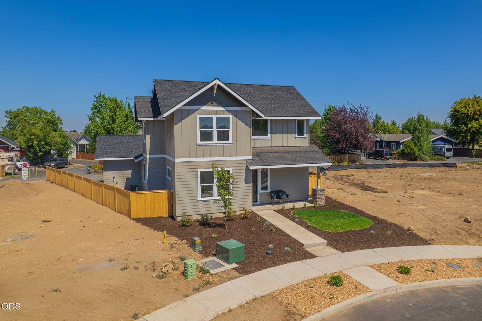 Photo of 887 NW 18th Court 62 of 69