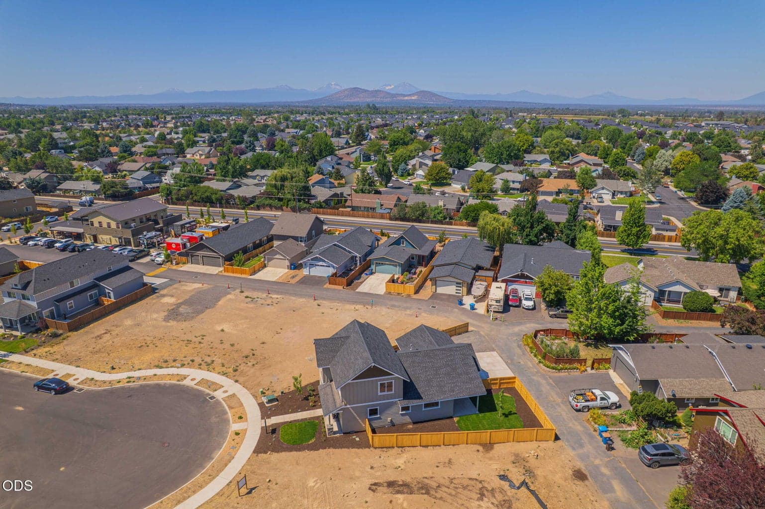 Photo of 887 NW 18th Court 67 of 69