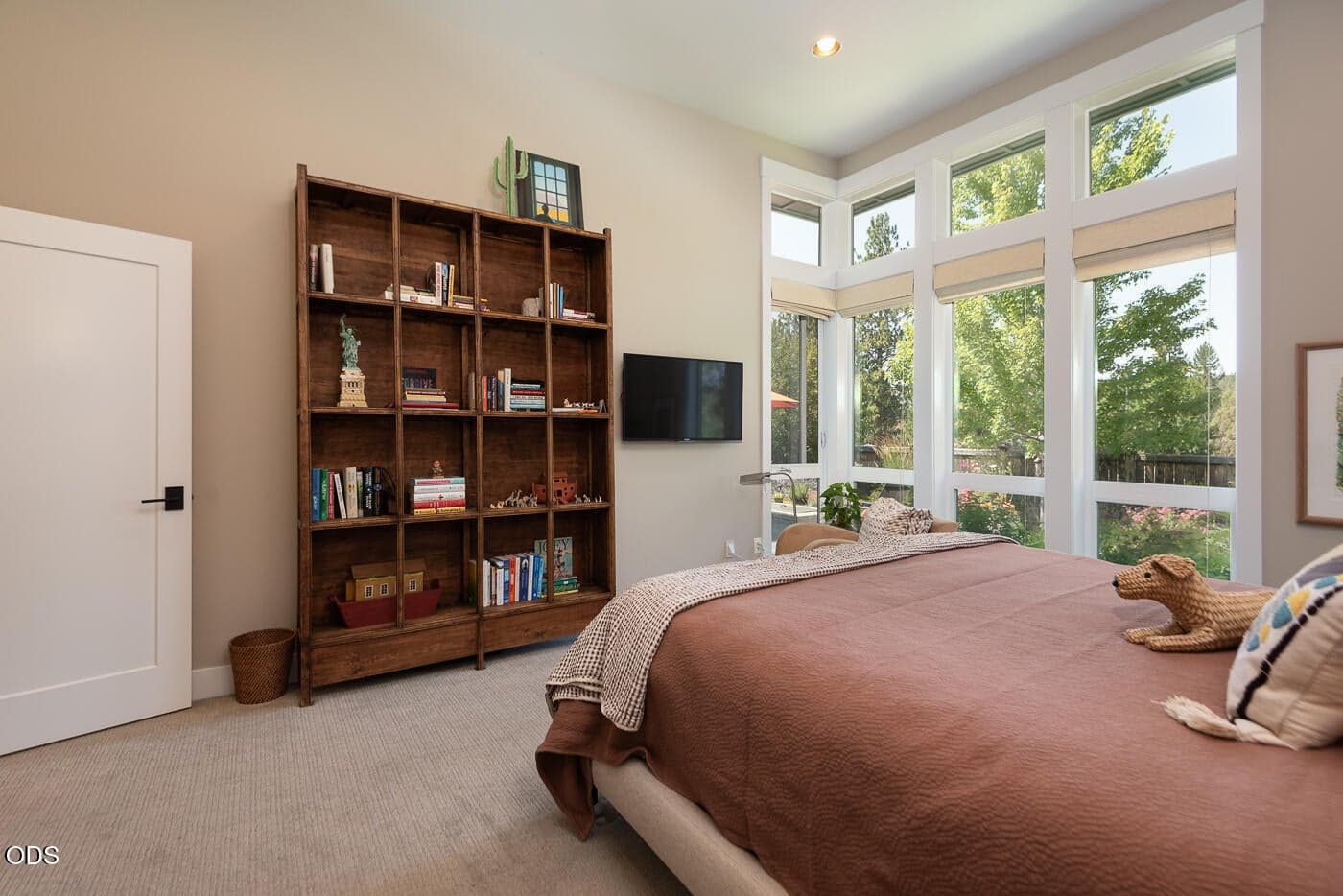 Photo of 2100 NW Newport Hills Drive 15 of 41