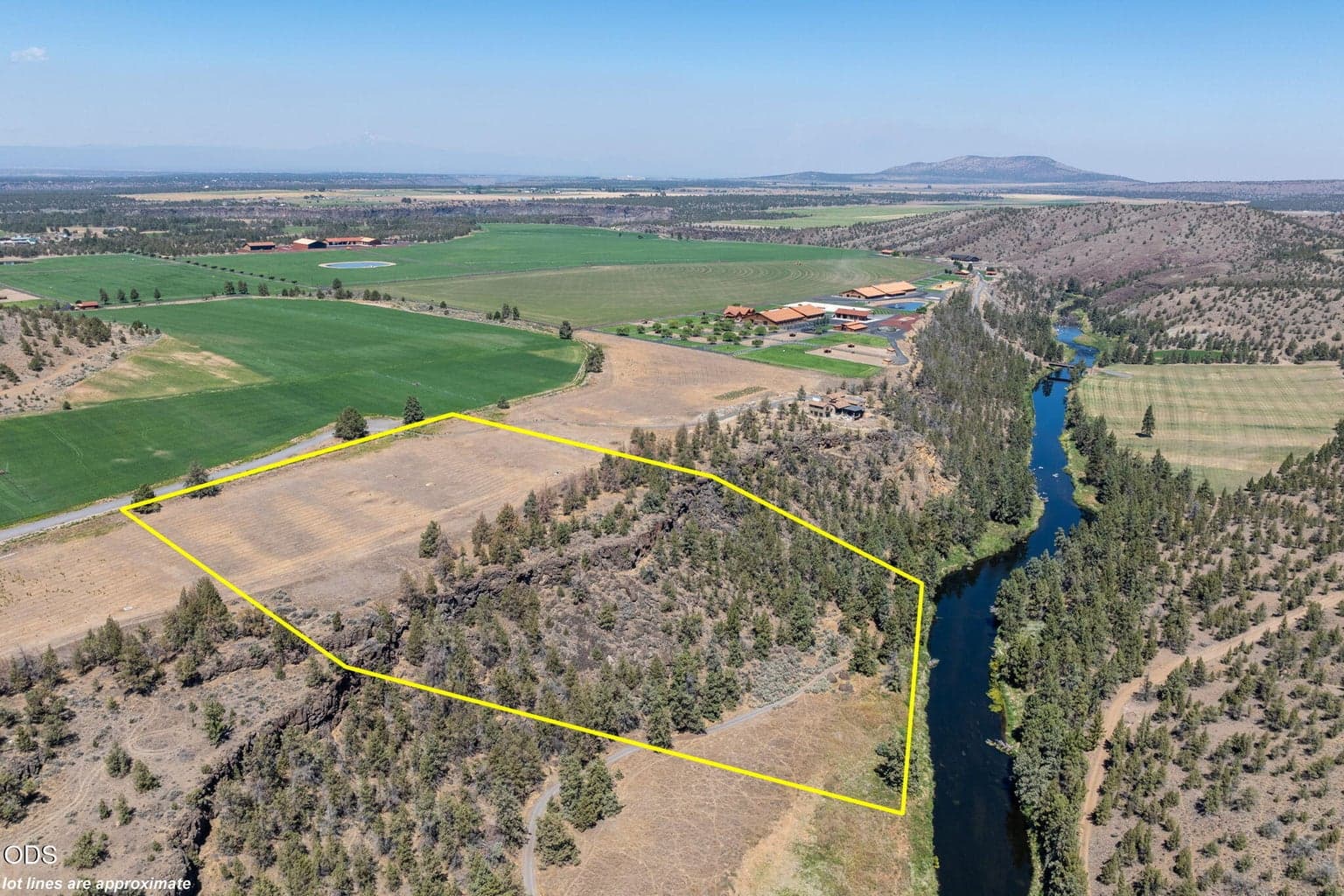 This gated residential community, with only 46 exclusive landholdings, is set along two miles of the Crooke River at the base of Smith Rock State Park.