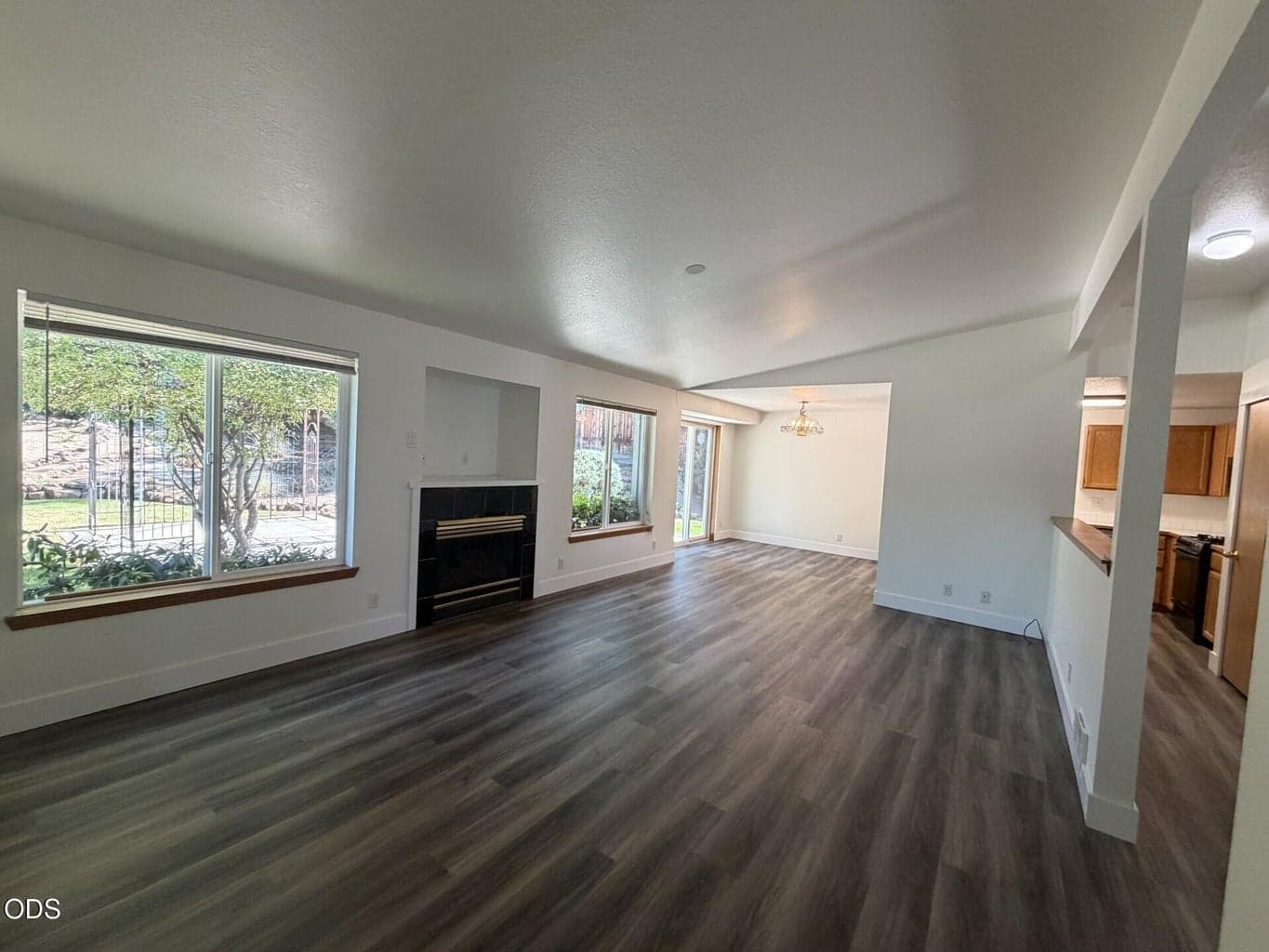 Photo of 1522 Locksley Drive 4 of 40