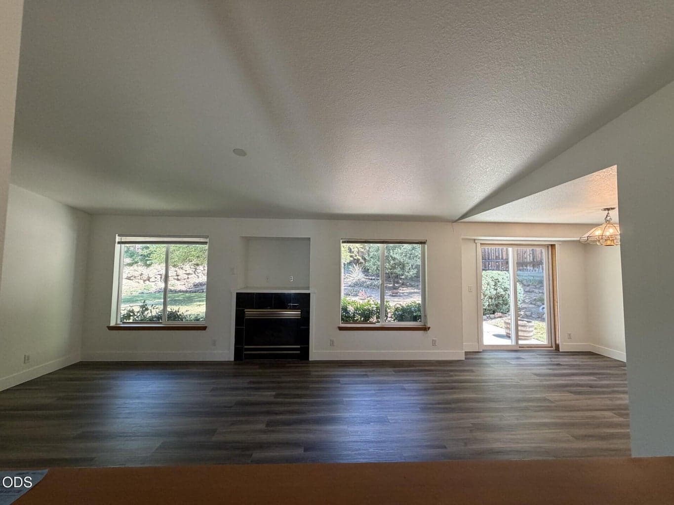 Photo of 1522 Locksley Drive 3 of 40